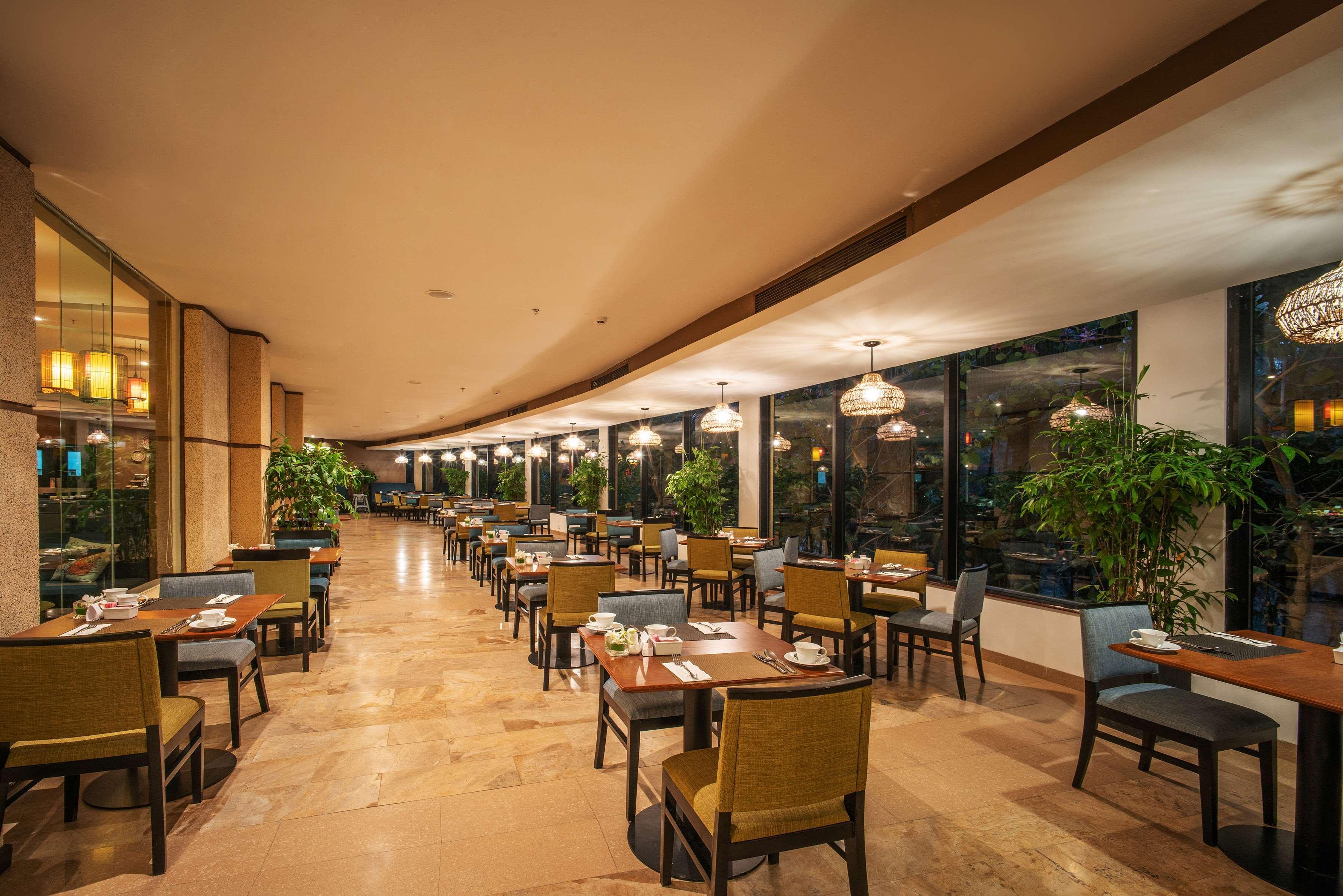 Melia Danang Beach Resort Екстериор снимка