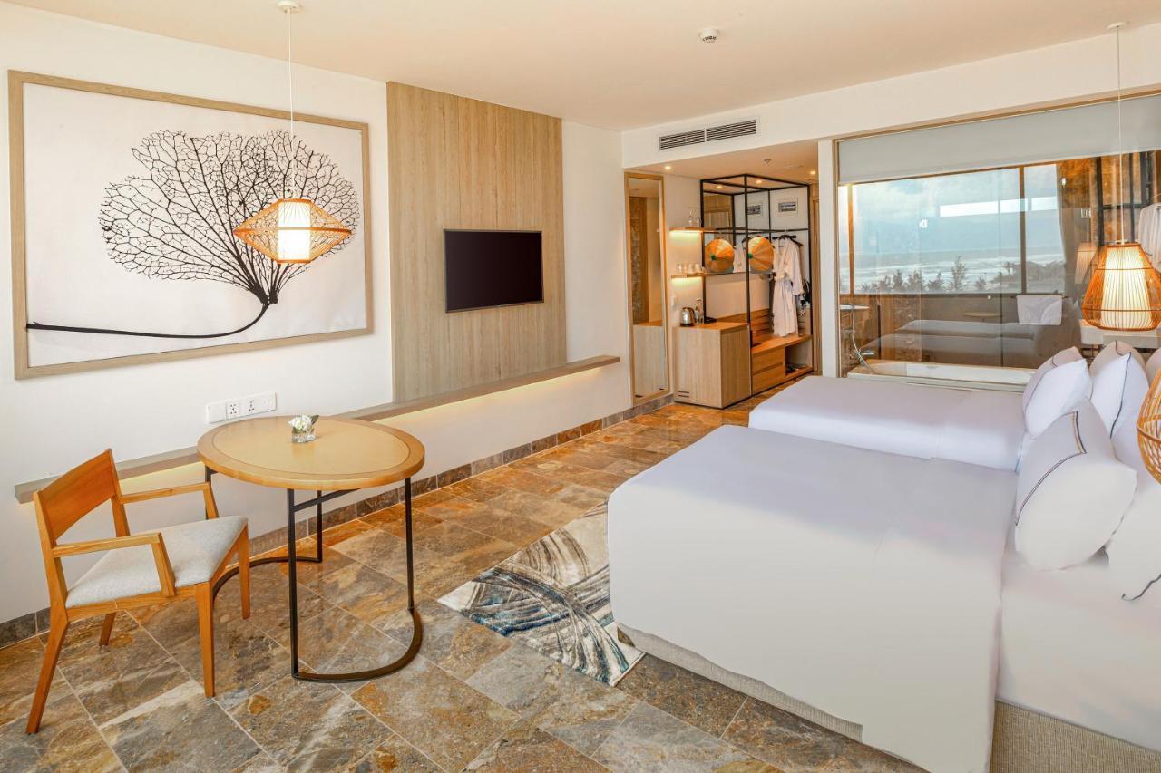 Melia Danang Beach Resort Екстериор снимка
