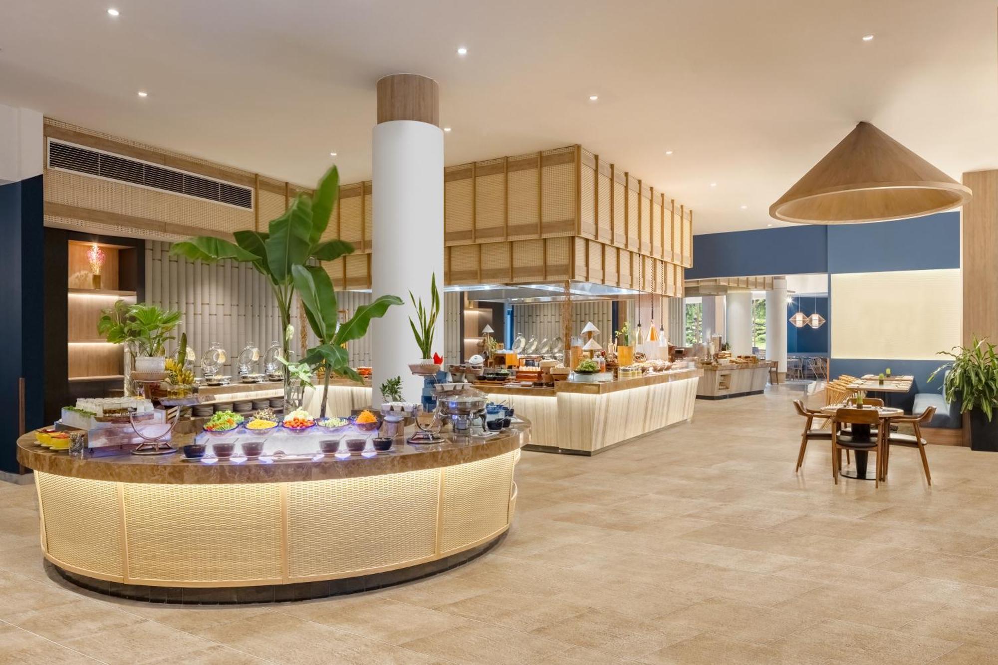 Melia Danang Beach Resort Екстериор снимка