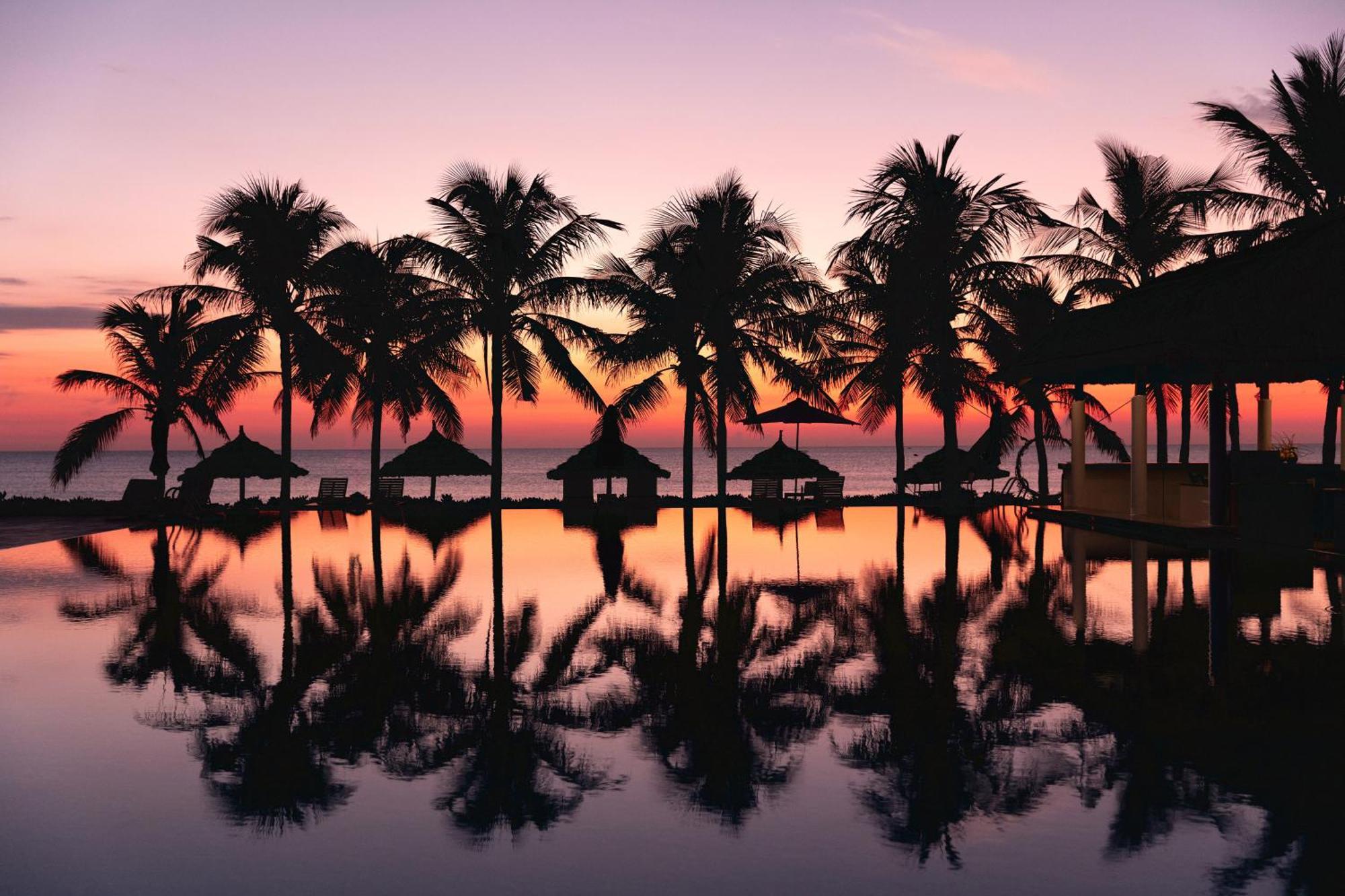 Melia Danang Beach Resort Екстериор снимка