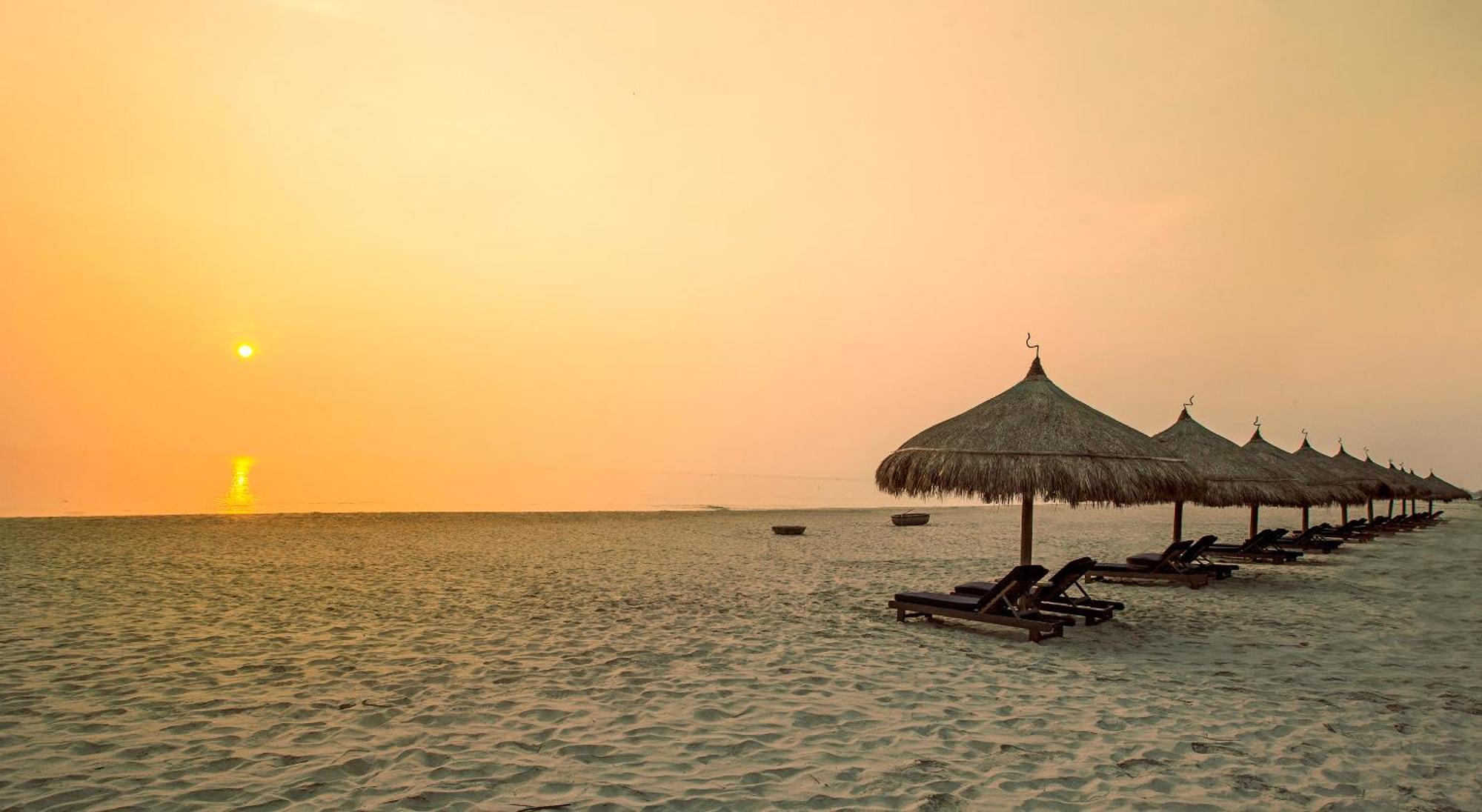 Melia Danang Beach Resort Екстериор снимка