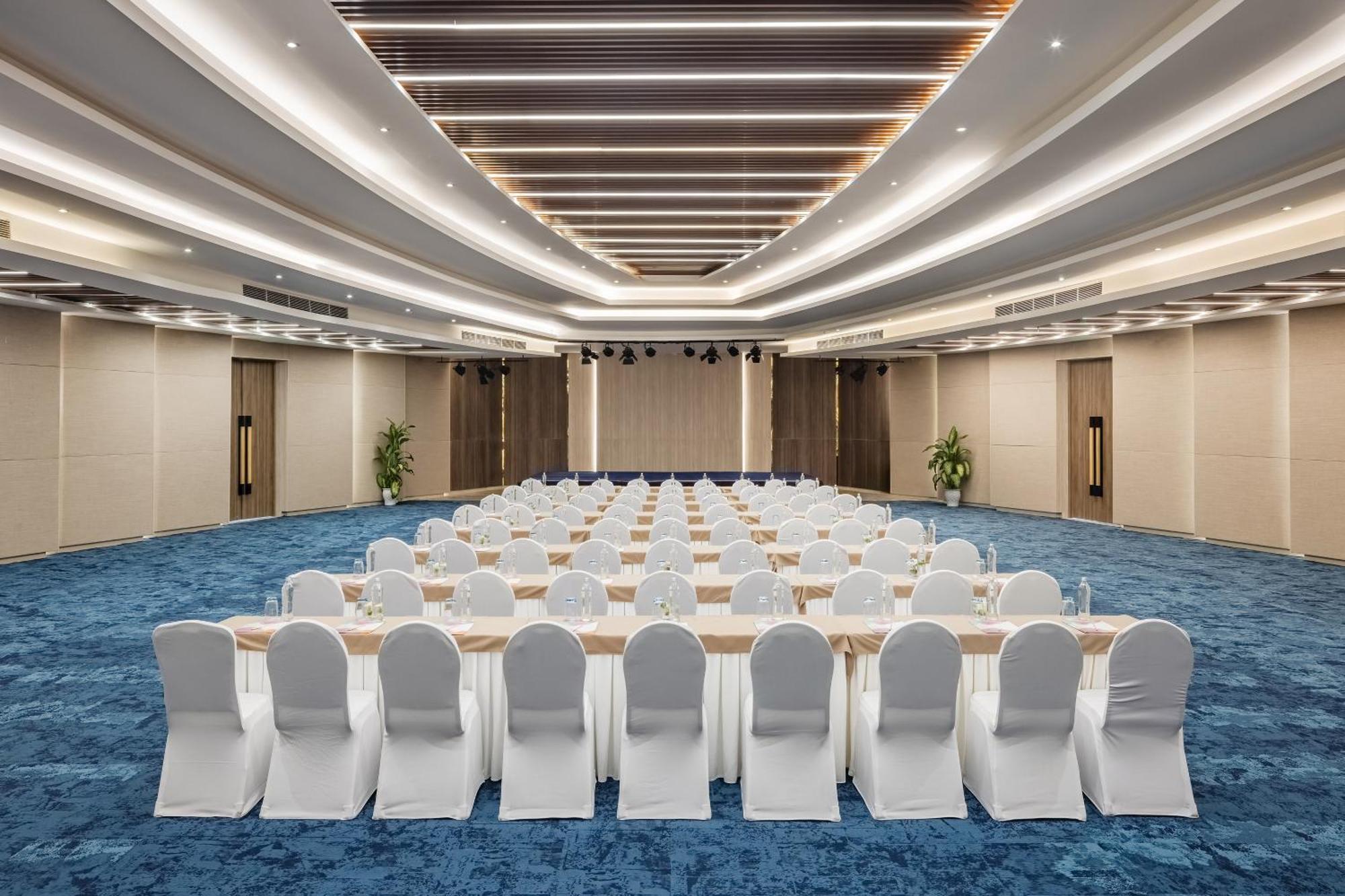 Melia Danang Beach Resort Екстериор снимка
