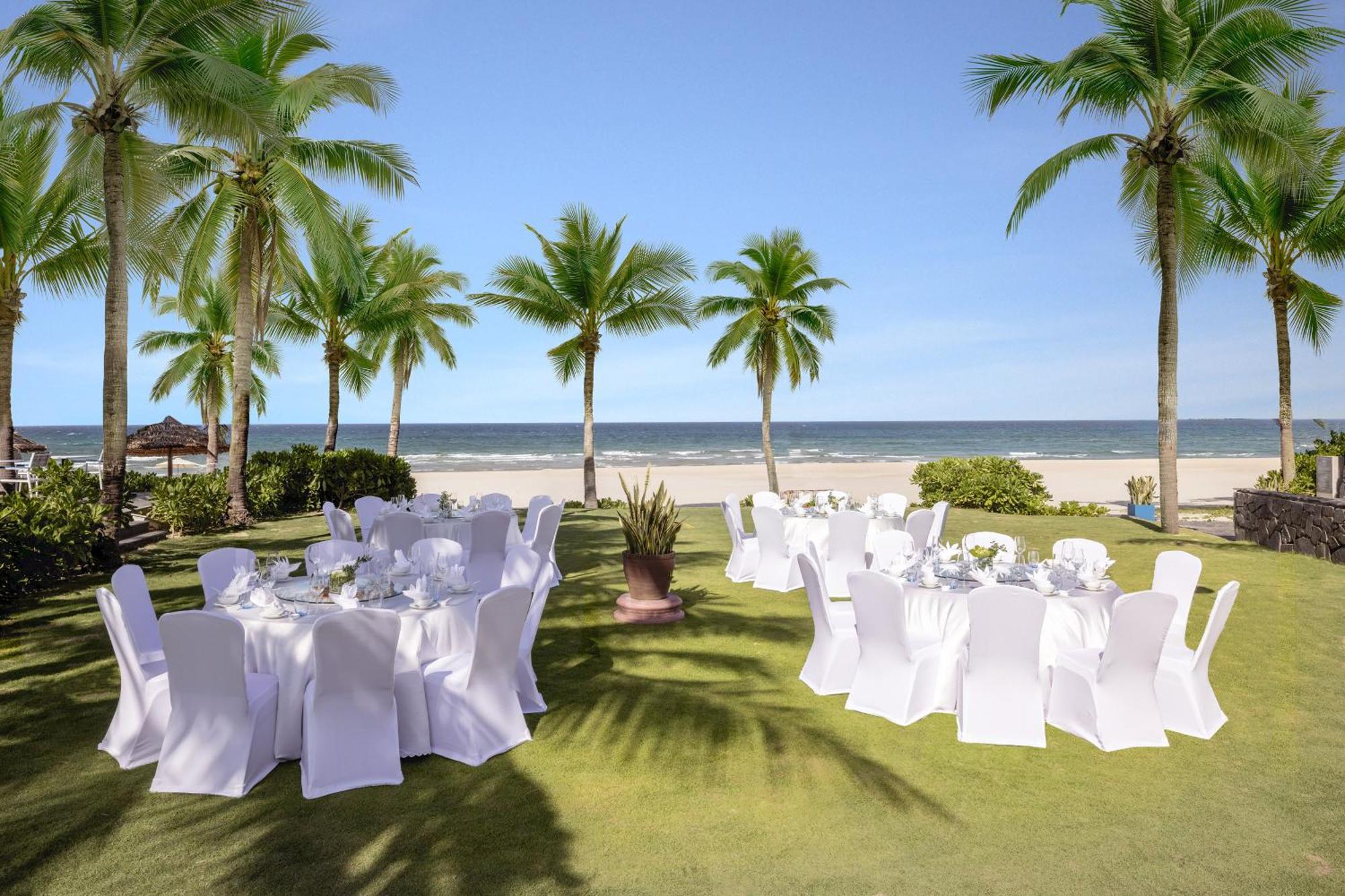 Melia Danang Beach Resort Екстериор снимка