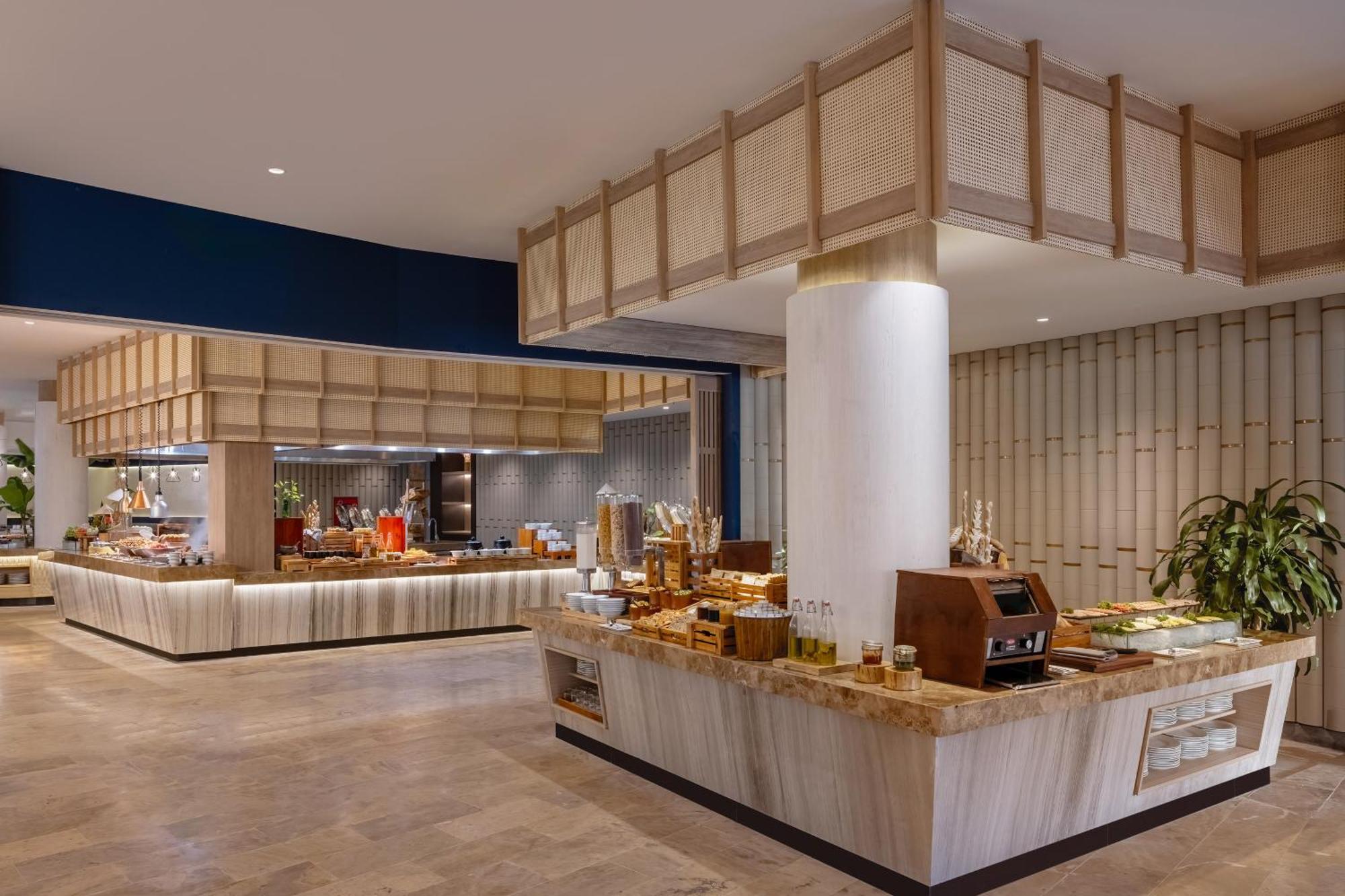 Melia Danang Beach Resort Екстериор снимка