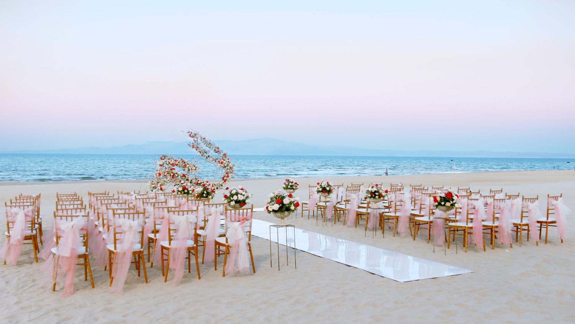 Melia Danang Beach Resort Екстериор снимка